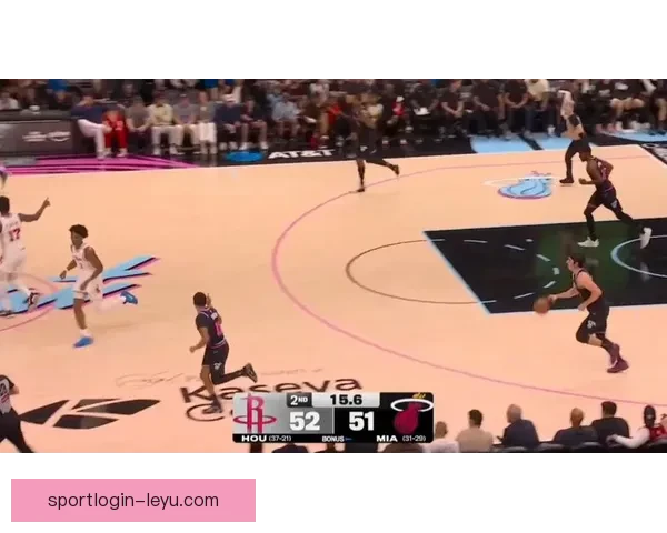 热火阿德巴约韦尔联手冲击火箭禁区 谢泼德能否延续首发助队复仇 热火阿德巴约韦尔联手冲击火箭禁区 谢泼德能否延续首发助队复仇